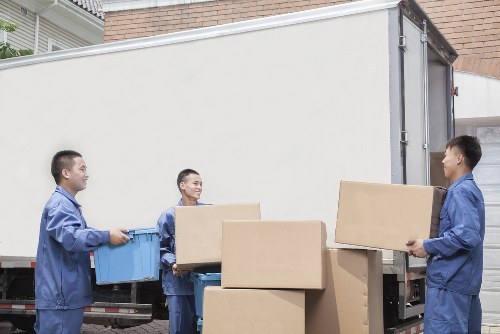 Careful packing support for fragile household items in Harrow
